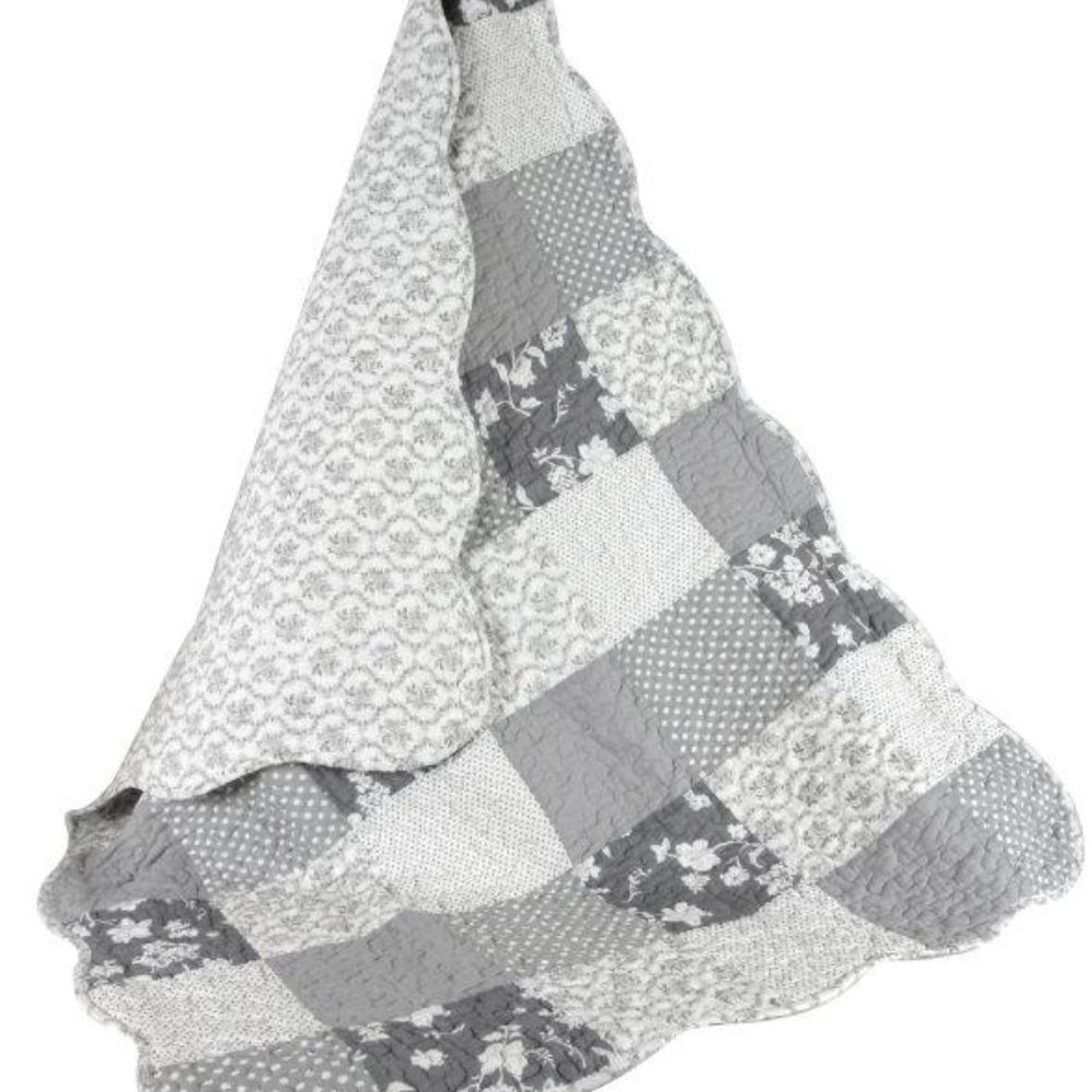 NWT Stephan Baby Heirloom-Quality Pieced Crib Quilt Blanket - Gray/White/Florals - Picture 3 of 4